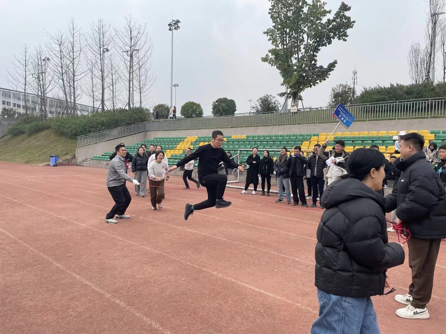 热烈祝贺我院在校二十一届教职工趣味运动会中取得一等奖！！！